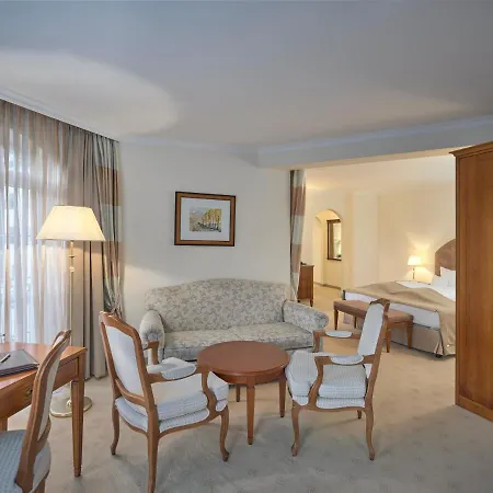 Schlössl Hotel 4*