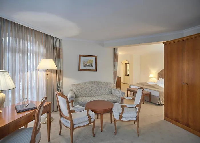 Schloessl מלון 4*