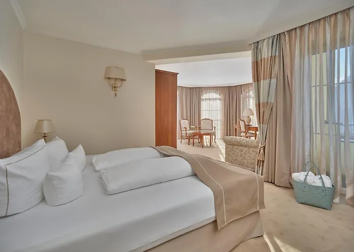 מלון Schloessl 4*